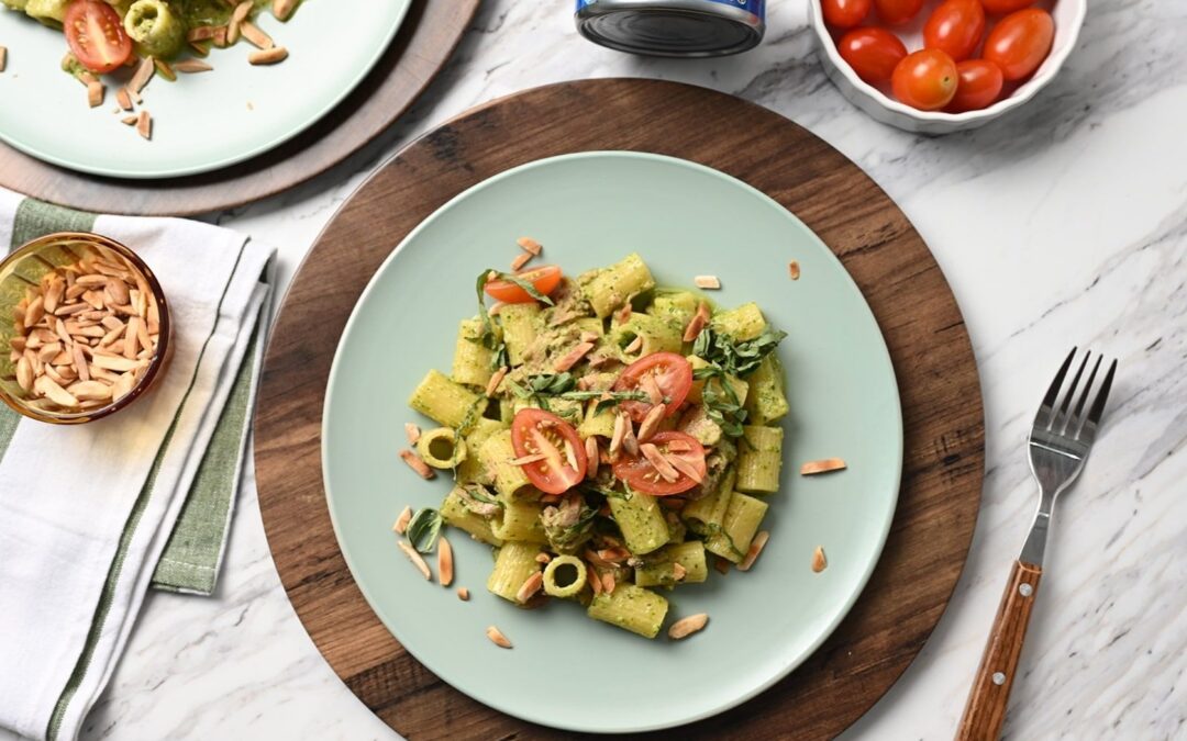 Mezzi Rigatoni con pesto de atún